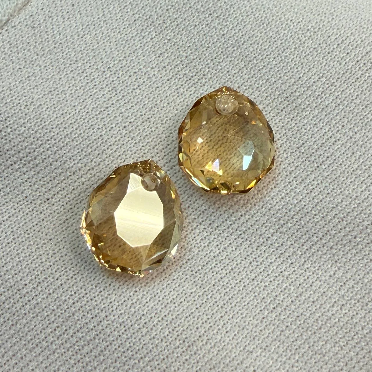 Подвеска Крист. Swarovski Капля пухл. 10*11,5мм шамп. 1шт