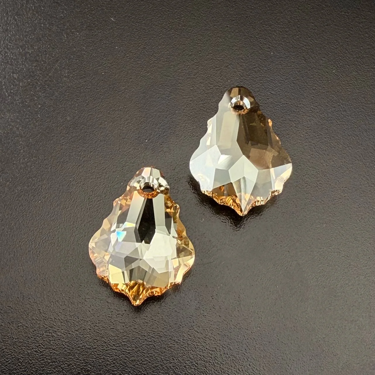 Подвеска Крист. Swarovski Капля рельефн. 11*16мм шампань 1шт