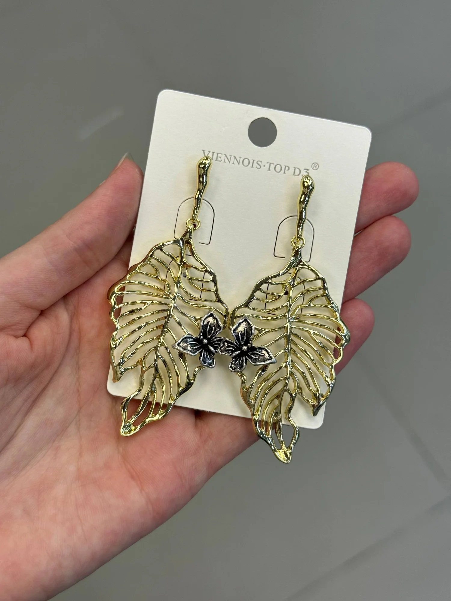 Серьги гвоздики Крылья зол.