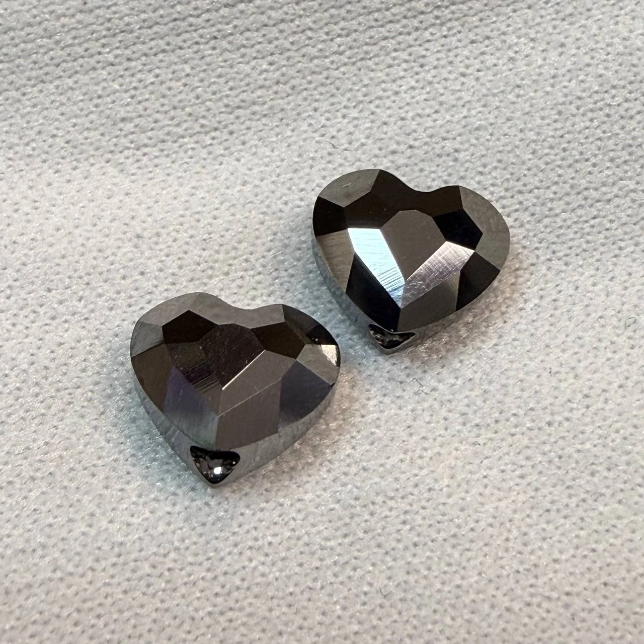 Бусина Крист. Swarovski Сердце 8мм черн. 1шт