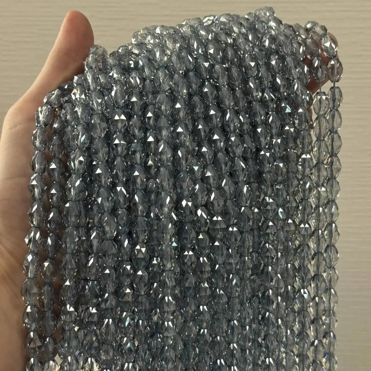 Стекло Рис гран. 7*10,5мм серо-голуб.