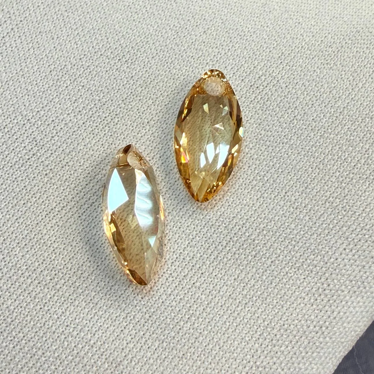 Подвеска Крист. Swarovski Лодочка 8*16мм шамп. 1шт