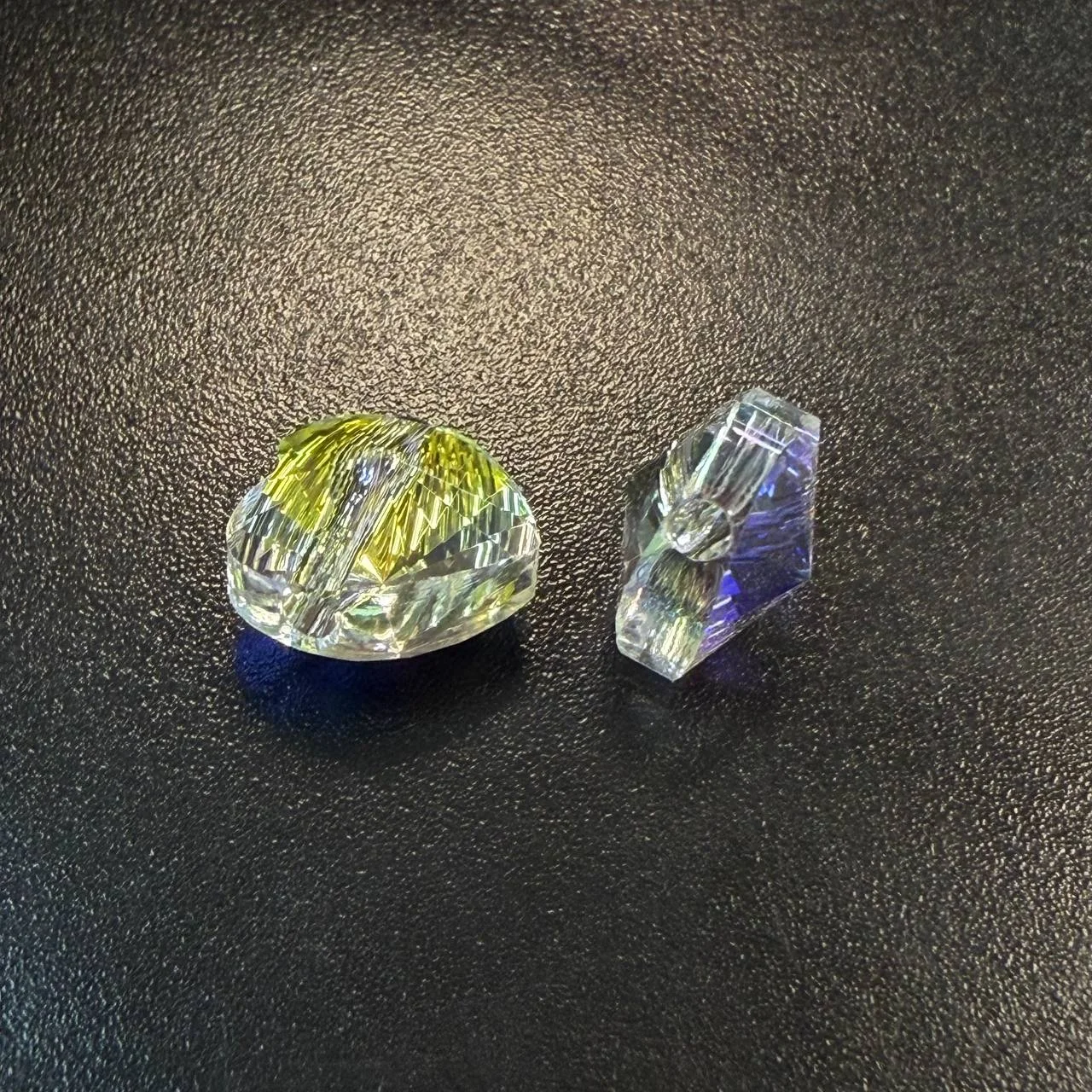 Подвеска Крист. Swarovski Сердце 14мм опал. АВ 1шт