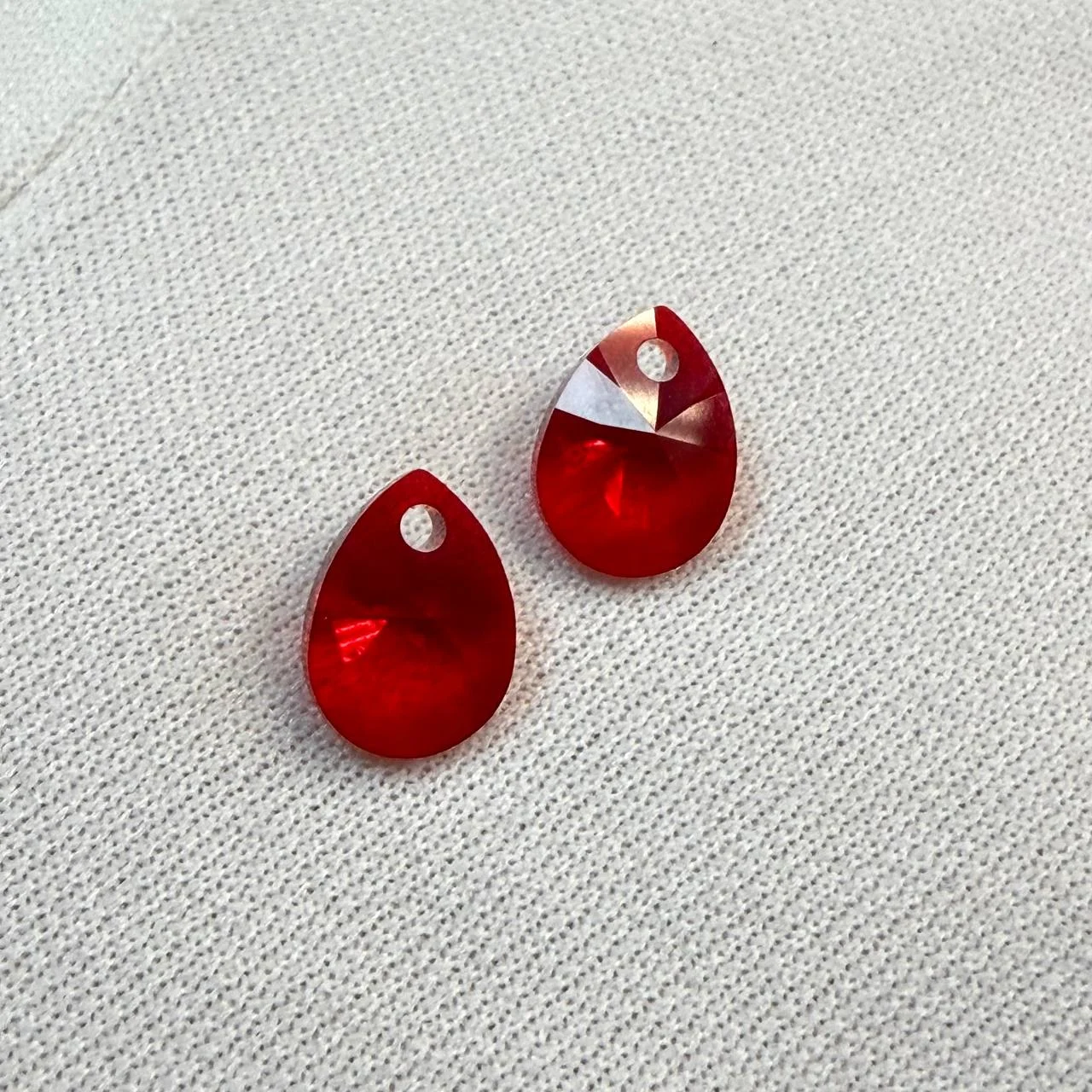 Подвеска Крист. Swarovski Капля 7*10мм красн. 1шт